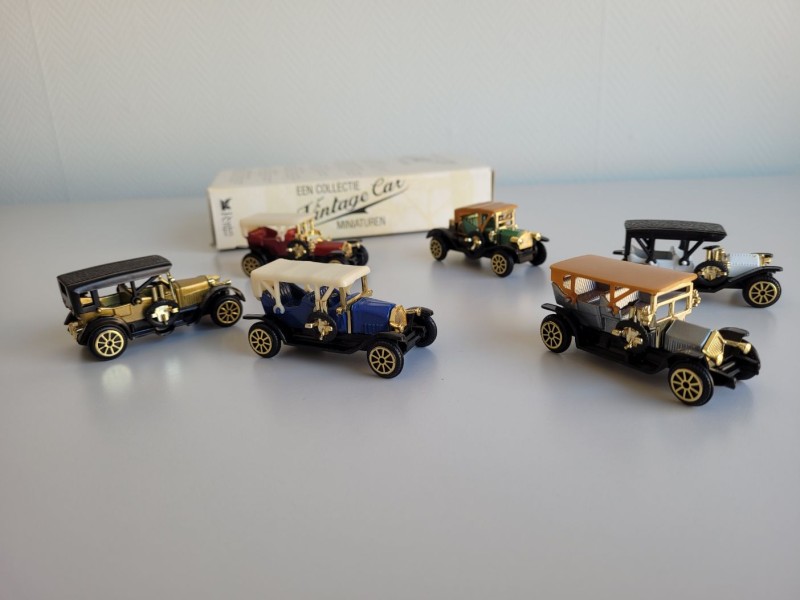Een collectie vintage car miniaturen (Reader's digest)