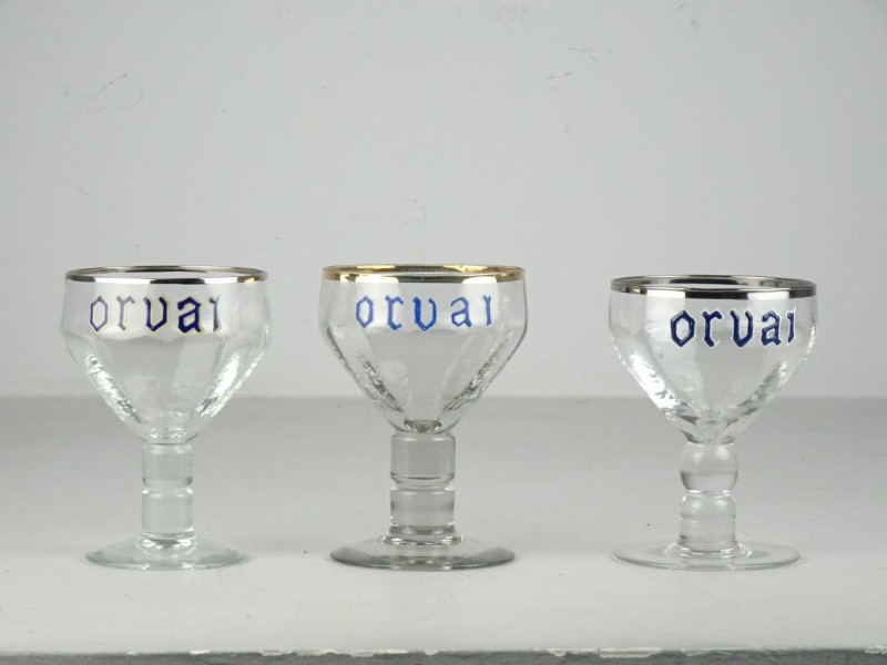 3 verschillende vintage Orval glazen.