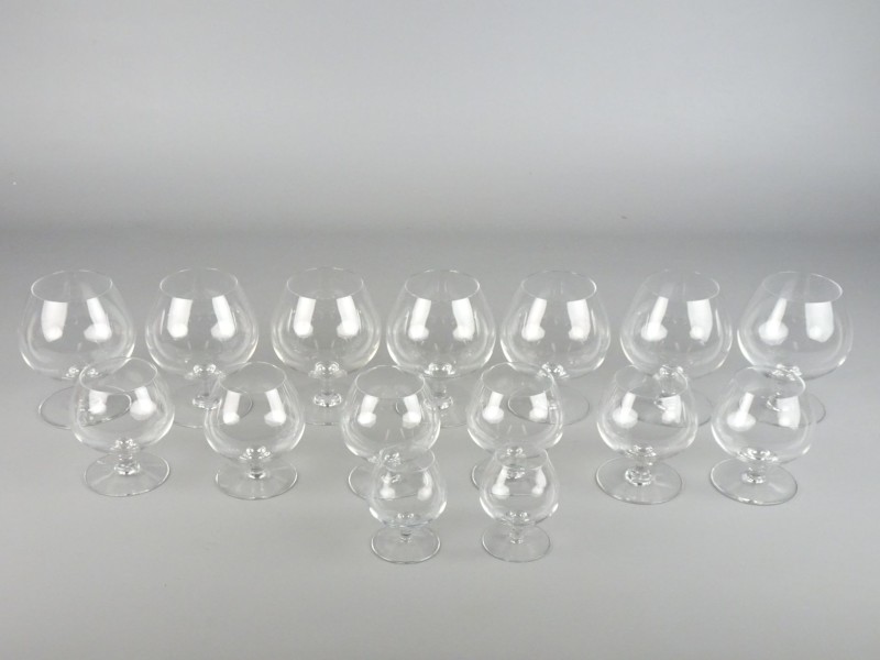 Set van 15 Val Saint Lambert kristallen glazen.