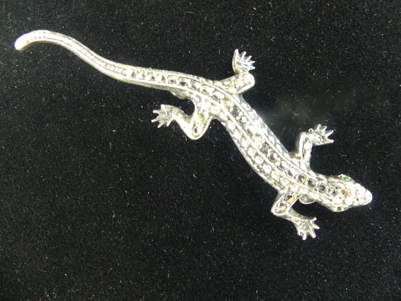 Vintage zilveren salamander broche met markasiet