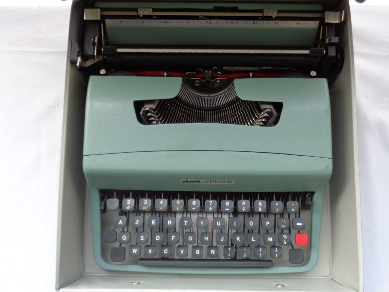 Typemachine Olivetti Lettera 32