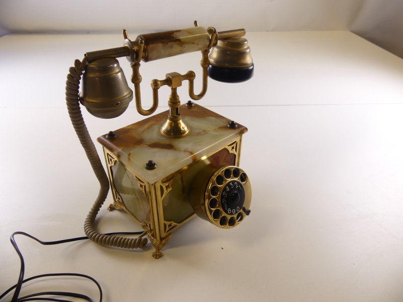 Decoratieve oude marmeren telefoon